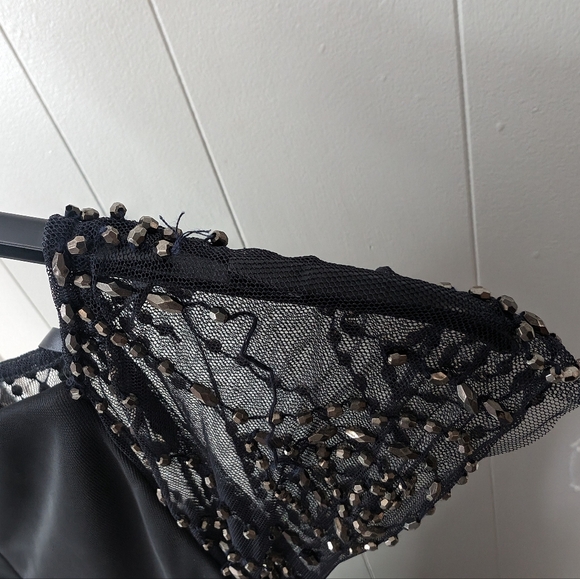 DJ -Jaz Women's Beaded Neck Cap Sleeve Evening Gown Size 12 Black NWT - Picture 4 of 8